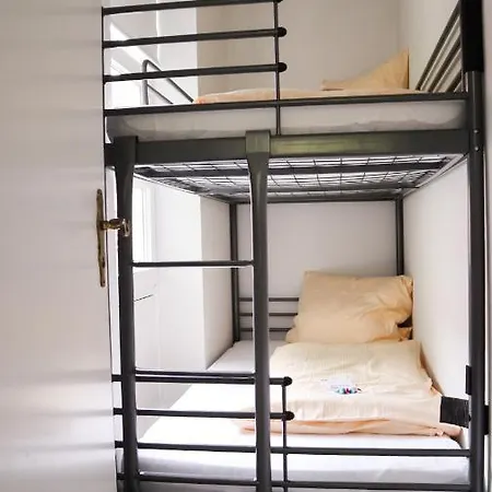 Kapitainskoje Direkt Am Hafen Flensburgs